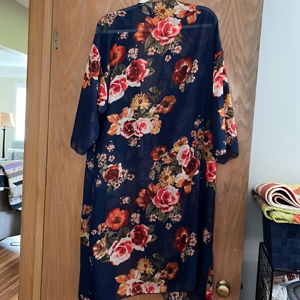 Gorgeous Fall Floral LuLaRoe Shirley - Picture 4 of 4